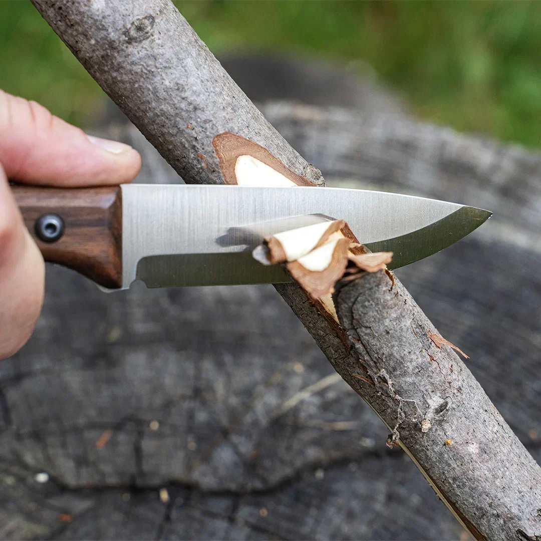 BeaverCraft Breeze Bushcraftkniv - spikking
