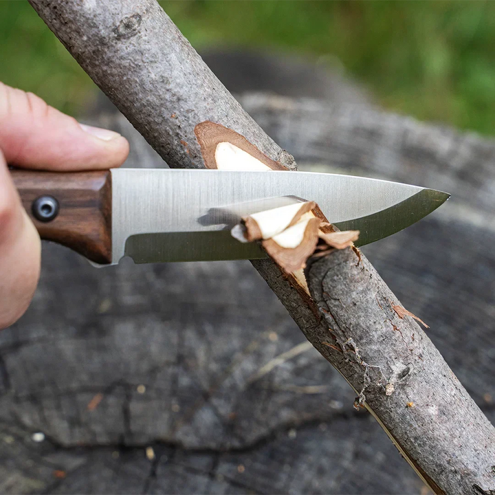 BeaverCraft Breeze Bushcraftkniv - spikking
