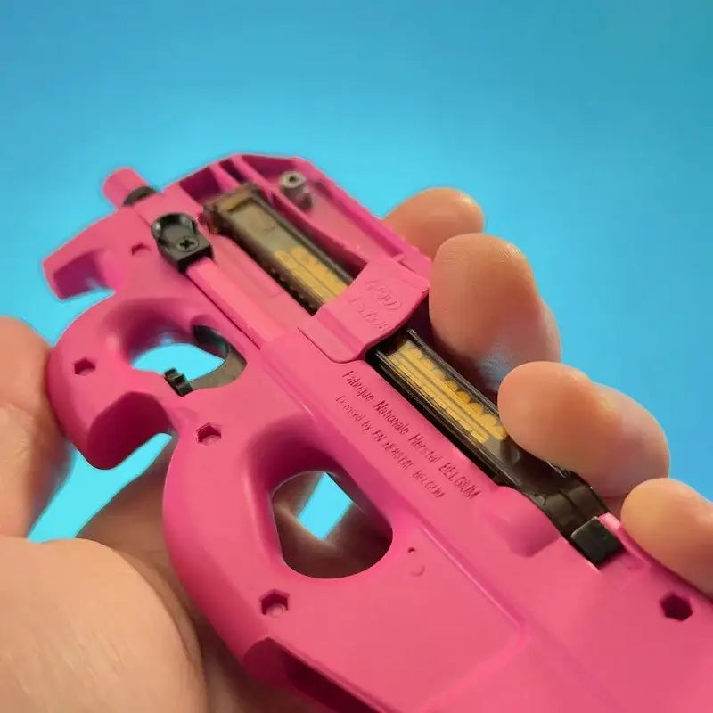 Goatguns - Mini FN P90 Pink Limited Edition - Replika Modell - Game-On.no