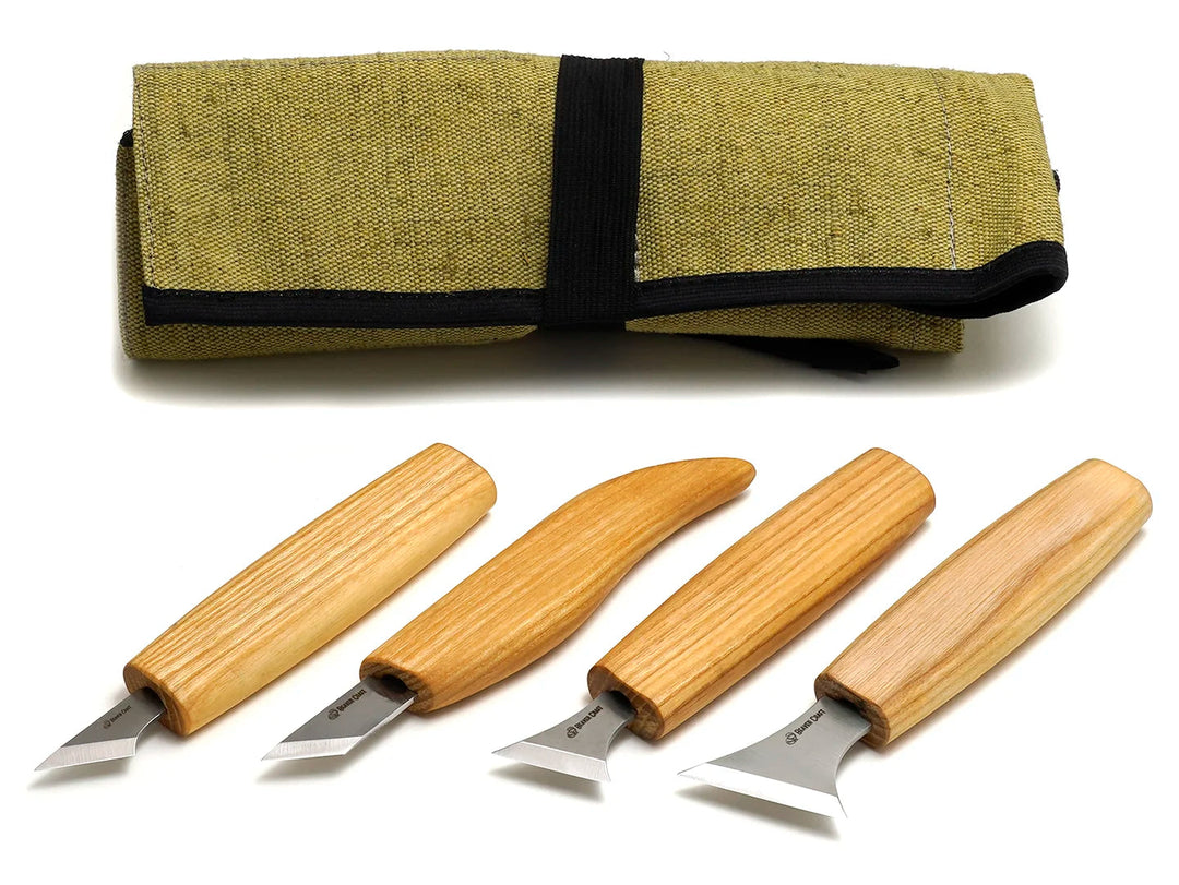 Karveskurd Knife set with 4 knives and case