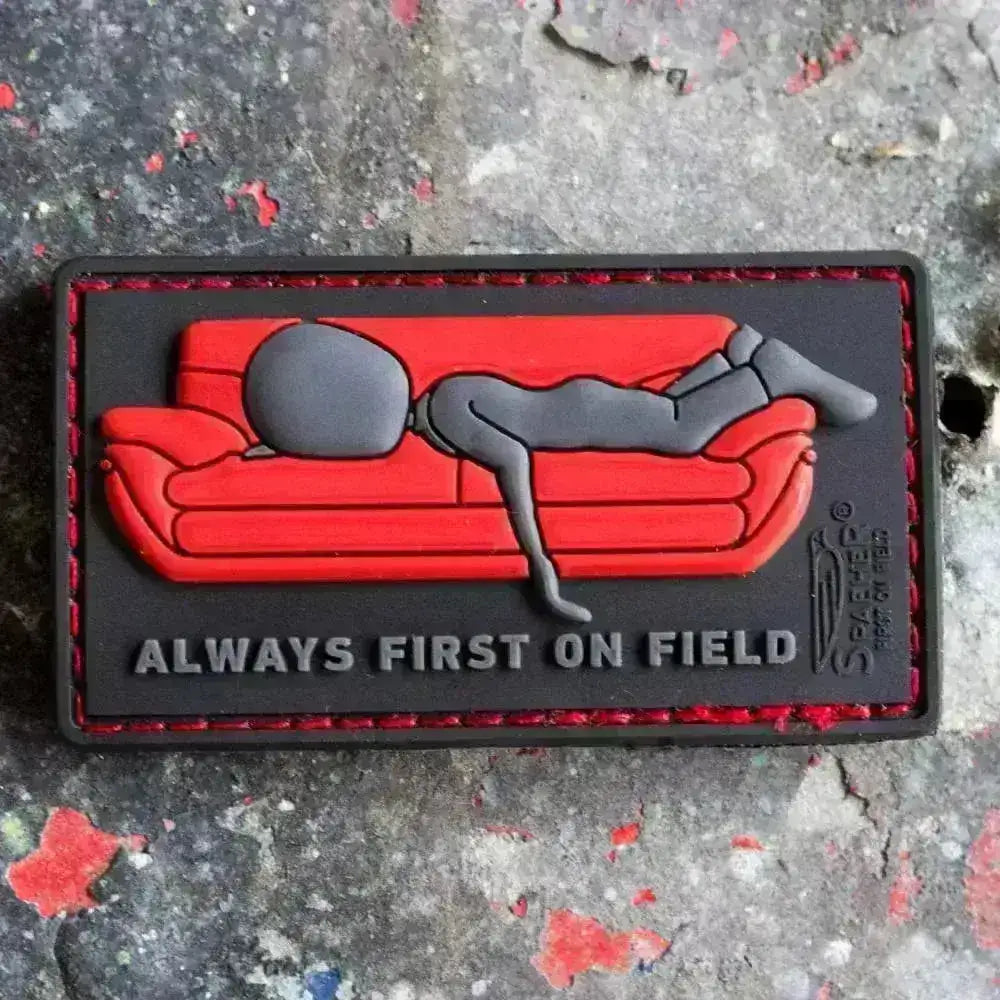 Patch - Always First on Couch - Rød/Svart - Game-On.no